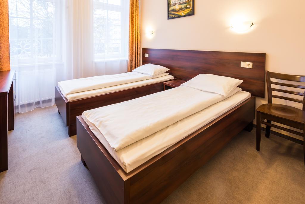 Hotel Cesarski - Kaiserhof Giżycko Rom bilde